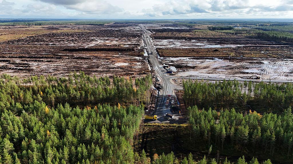 AI Boom Has a Hidden Cost: Data Centers Put New Pressure on Energy and the Environment