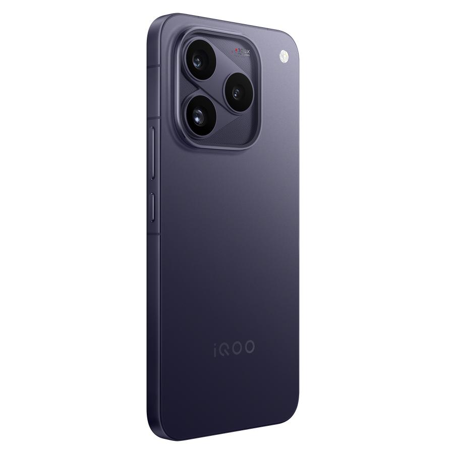 iQOO 16 Set to Shake Up the Flagship Market With an 8,400mAh Battery and 100W Charging
