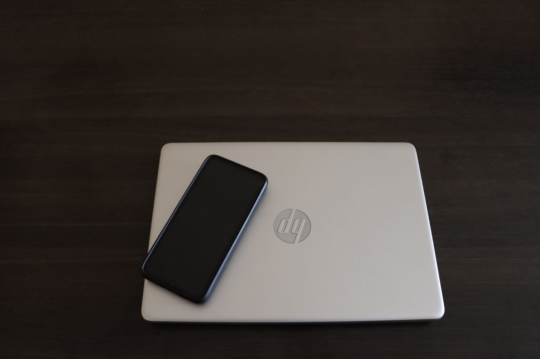 Apple Preps Touchscreen MacBook and iPad Mini for October Launch