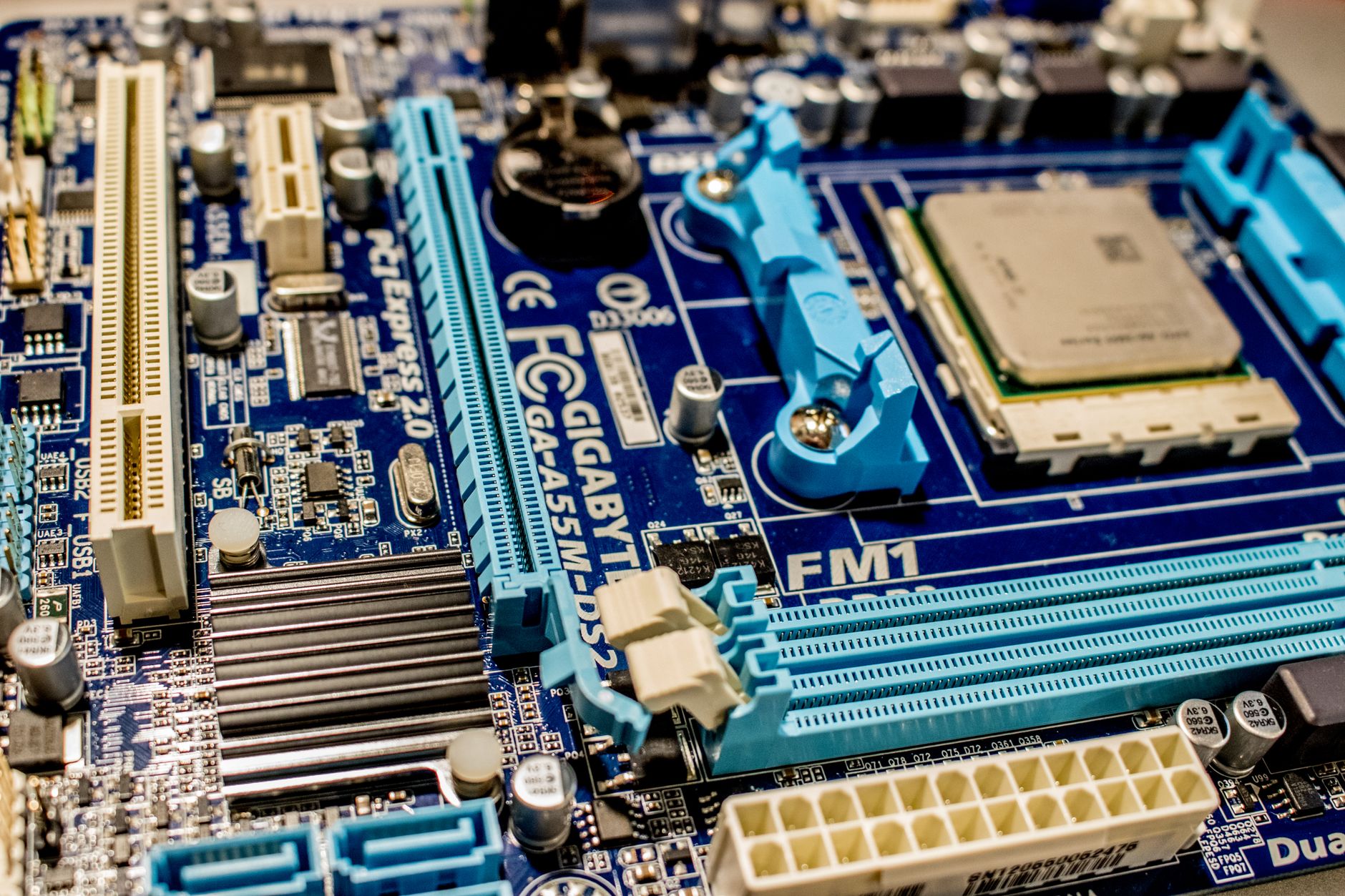 AMD Versus Qualcomm Stock Outlook For 2026