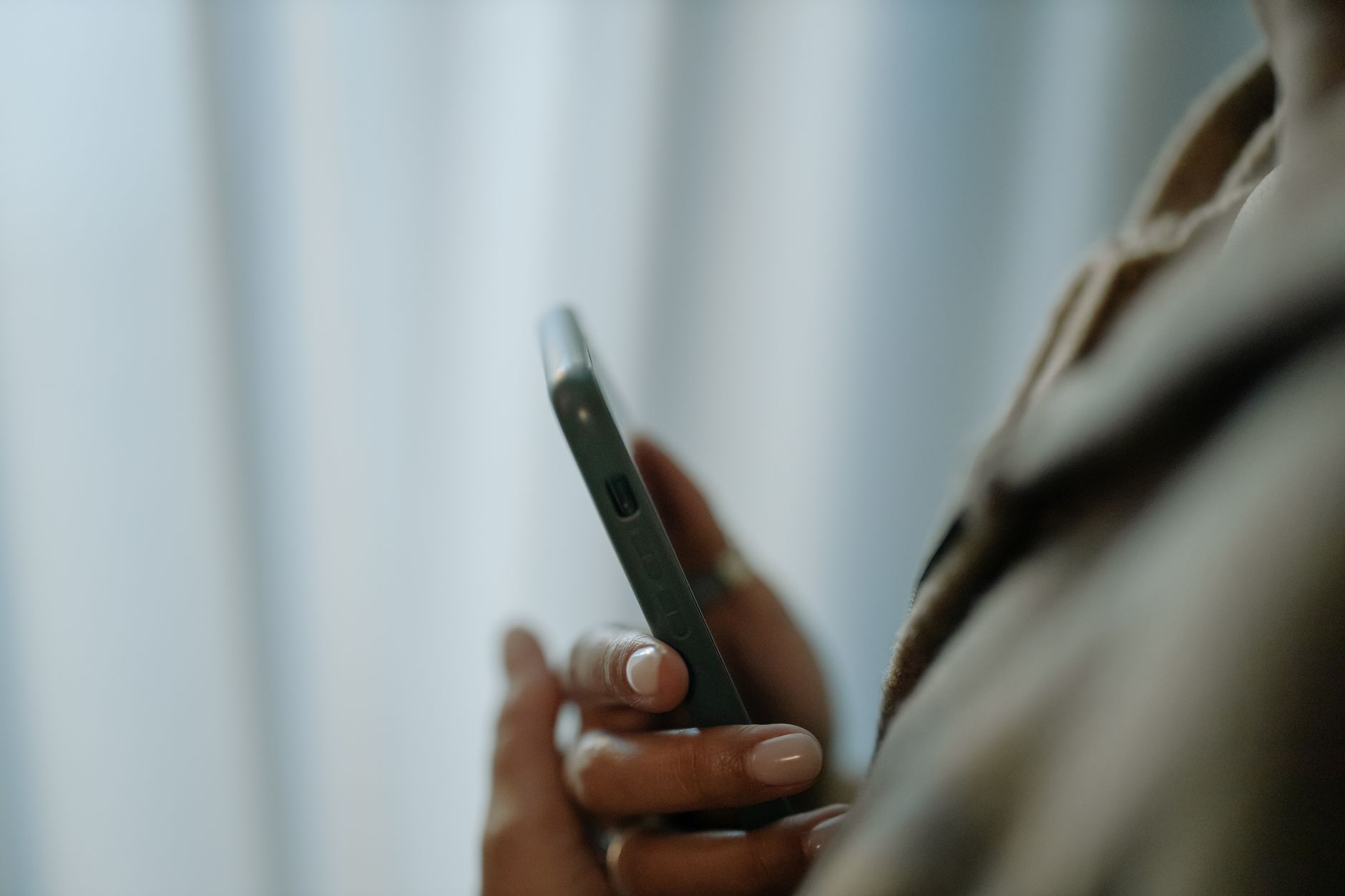 What to know before importing a foreign smartphone to the US
