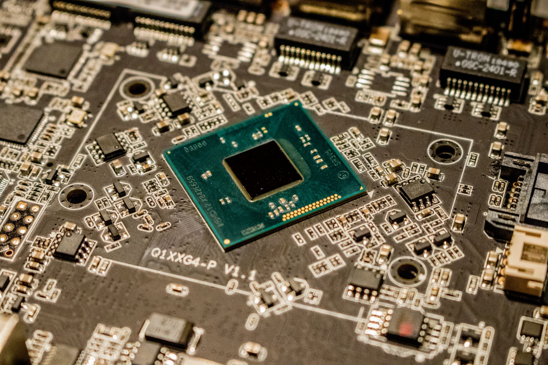 Anthropic warns autonomous AI replication on home devices is months away