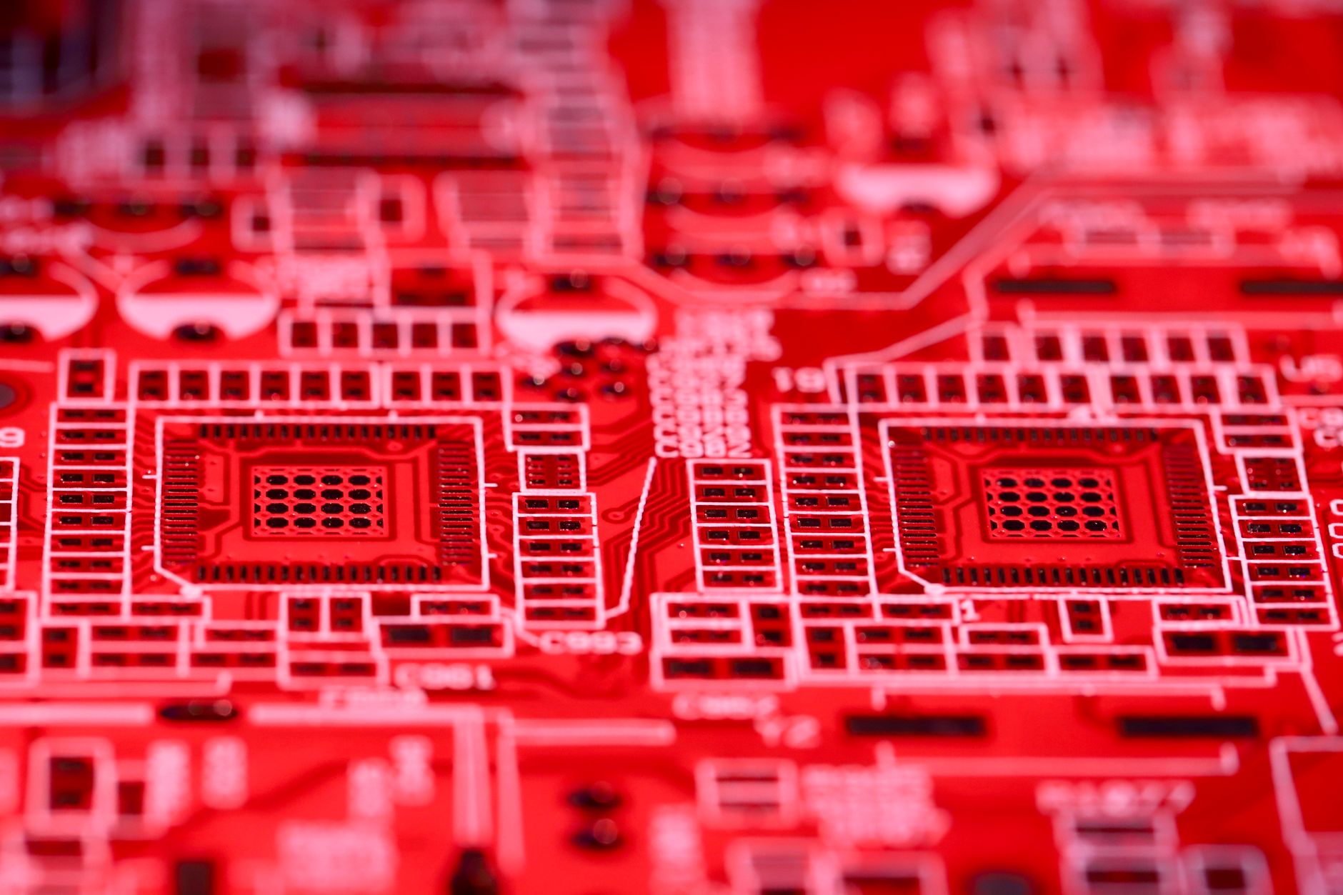 Quantum Computing Versus Solid-State Batteries: Picking 2026's Top Tech Stock