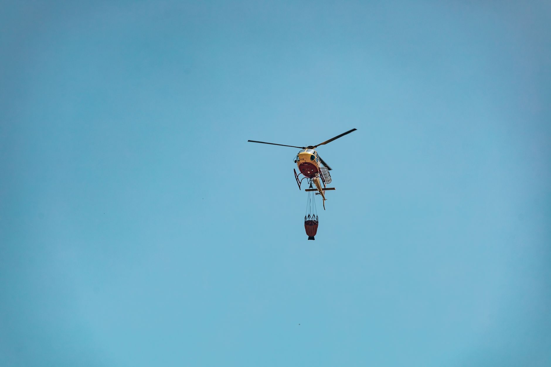 Santa Ana Winds Spark Rapid Wildfires Across Southern California