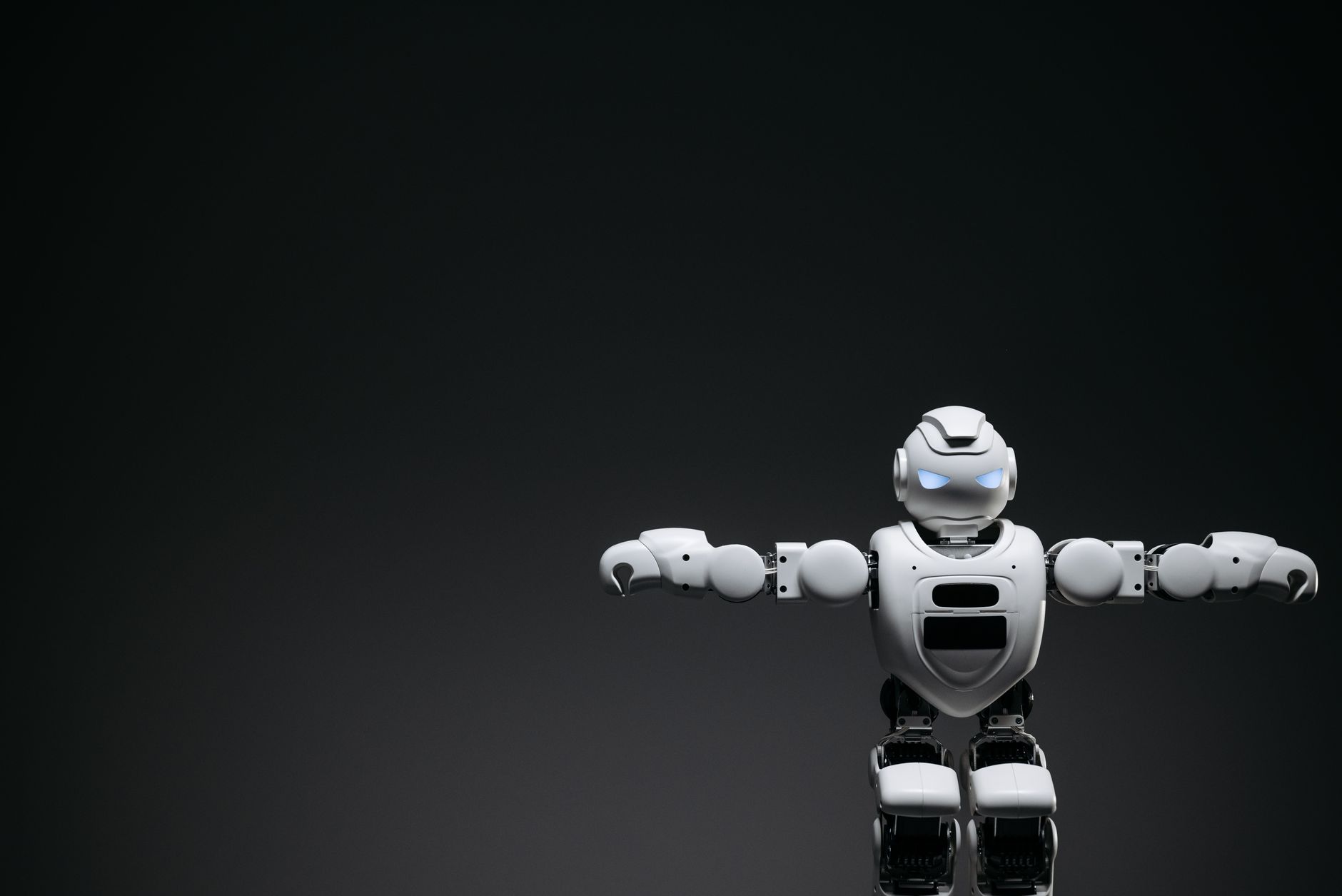 UCLA researchers build $400 open source humanoid robot powered by old Android phones