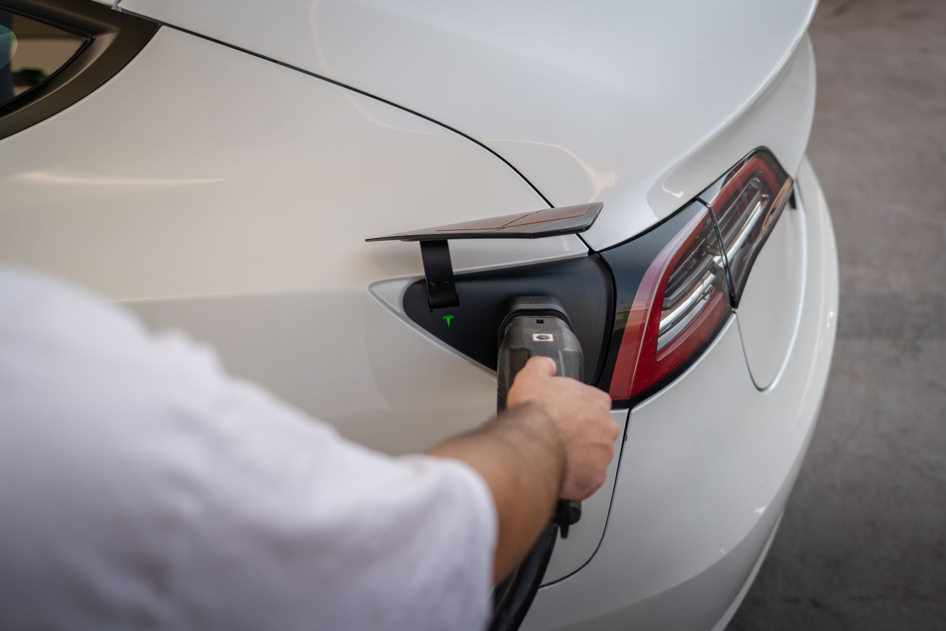 Lotus Tech Sets Sights on 2030 Profitability as EV Deliveries Climb