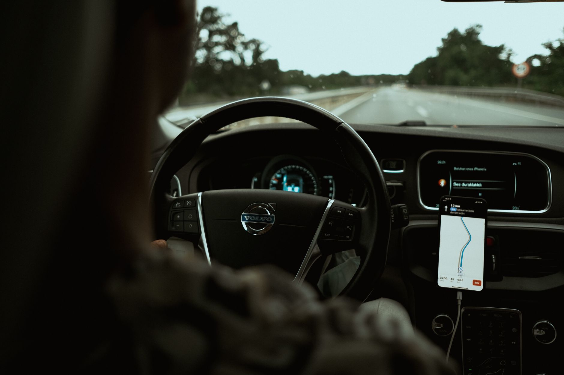 What to look for before buying a wireless CarPlay adapter